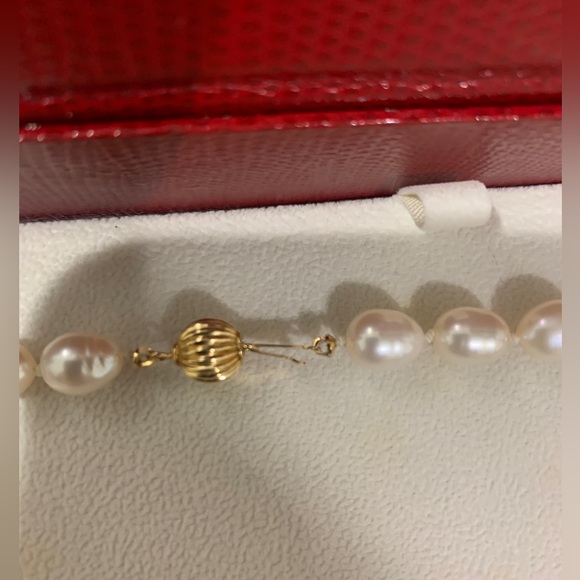 18” Pearl Necklace by Mahri - Picture 6 of 7